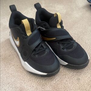 Nike Kids Team Hustle D11 Basketball 🏀 Sneakers